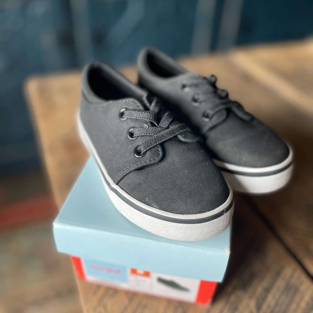 Cat & Jack shoes new in box